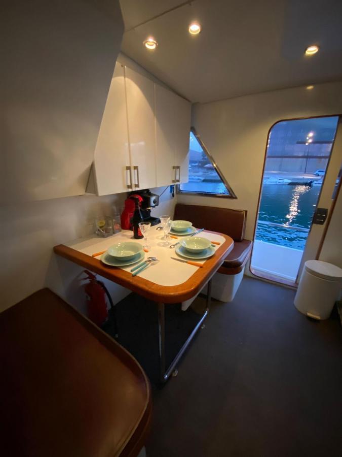 Hotel Amazing Boat To Sleep In Barcelona Sant Adria de Besos Exteriér fotografie