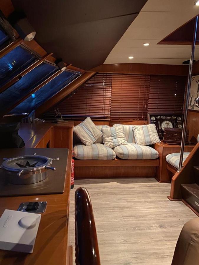 Hotel Amazing Boat To Sleep In Barcelona Sant Adria de Besos Exteriér fotografie